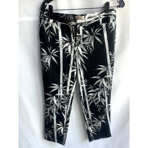 Tommy Bahama Stretch Tropical Black Capri Pants Size 8 Vacation Beachy Mom Core
